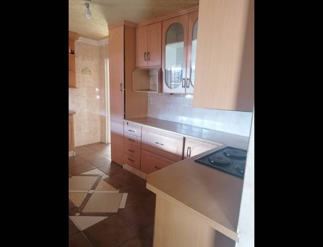 4 BEDROOM FREEHOLD FOR SALE IN SOSHANGUVE L